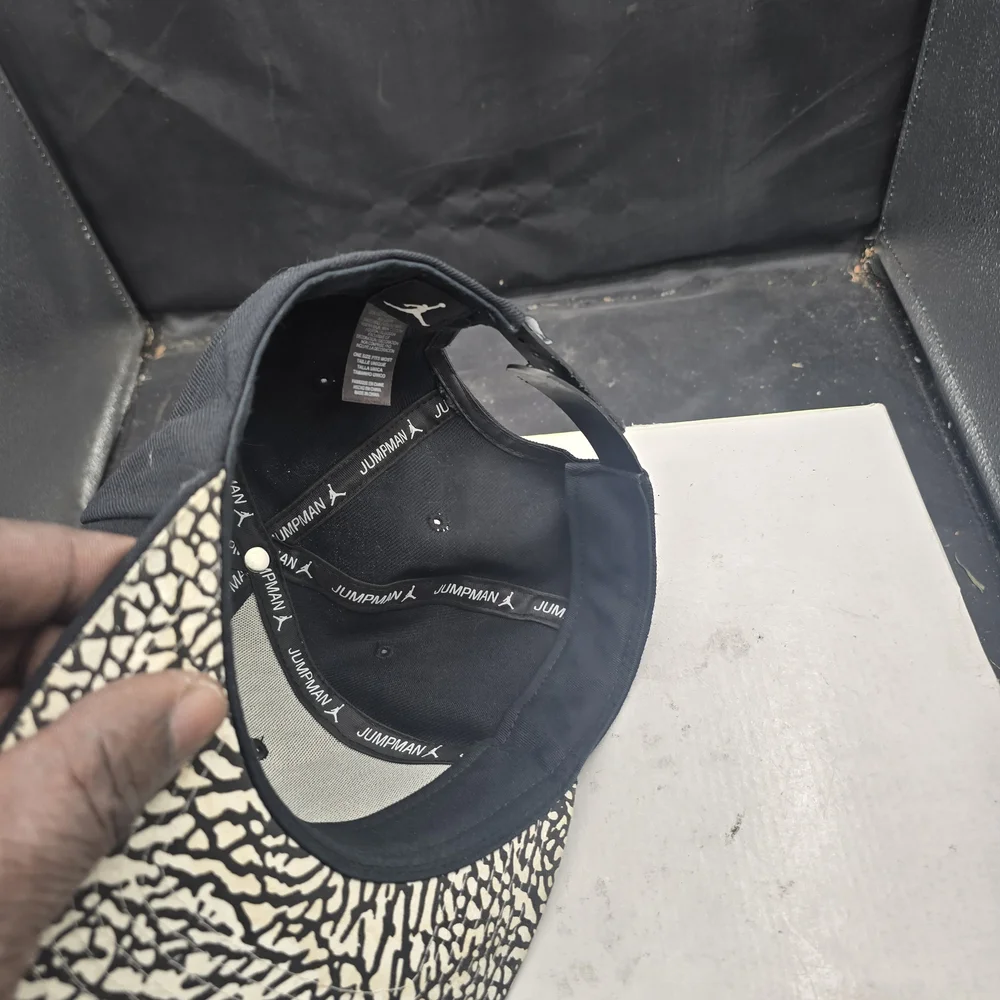 Jordan Black Cap‎ with Silver Logo